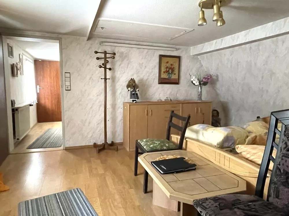 Immobilienangebot - Ludwigshafen am Rhein / Oggersheim - Alle - Einfamilienhaus mit Nebengebäuden und kleinem Garten