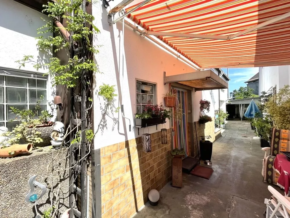 Immobilienangebot - Ludwigshafen am Rhein / Oggersheim - Alle - Einfamilienhaus mit Nebengebäuden und kleinem Garten