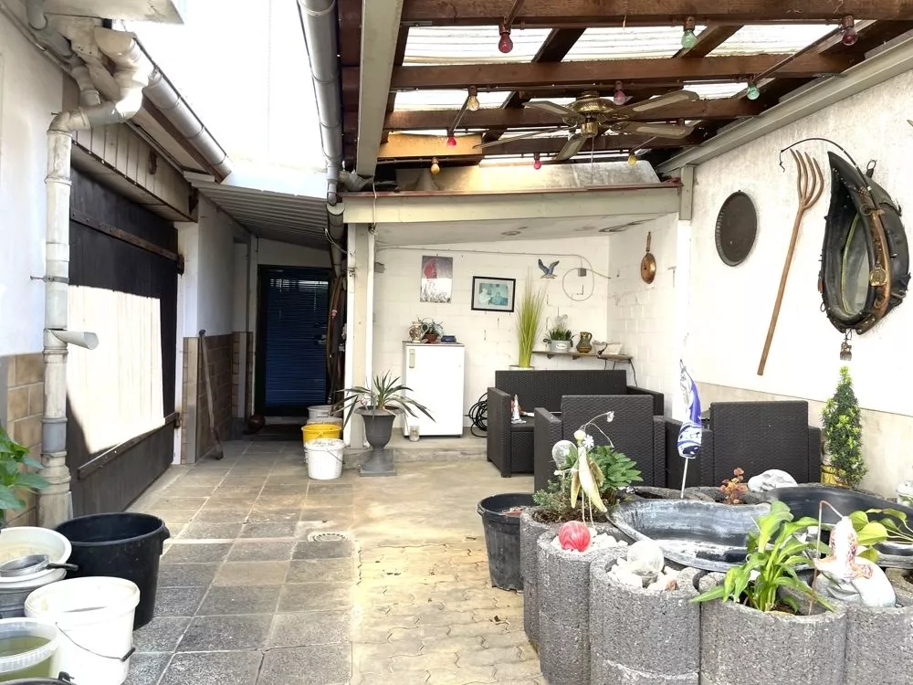 Immobilienangebot - Ludwigshafen am Rhein / Oggersheim - Alle - Einfamilienhaus mit Nebengebäuden und kleinem Garten