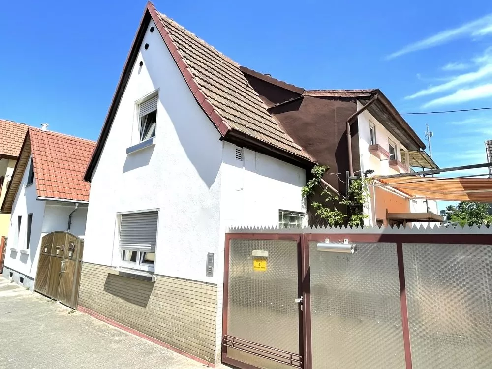 Immobilienangebot - Ludwigshafen am Rhein / Oggersheim - Alle - Einfamilienhaus mit Nebengebäuden und kleinem Garten