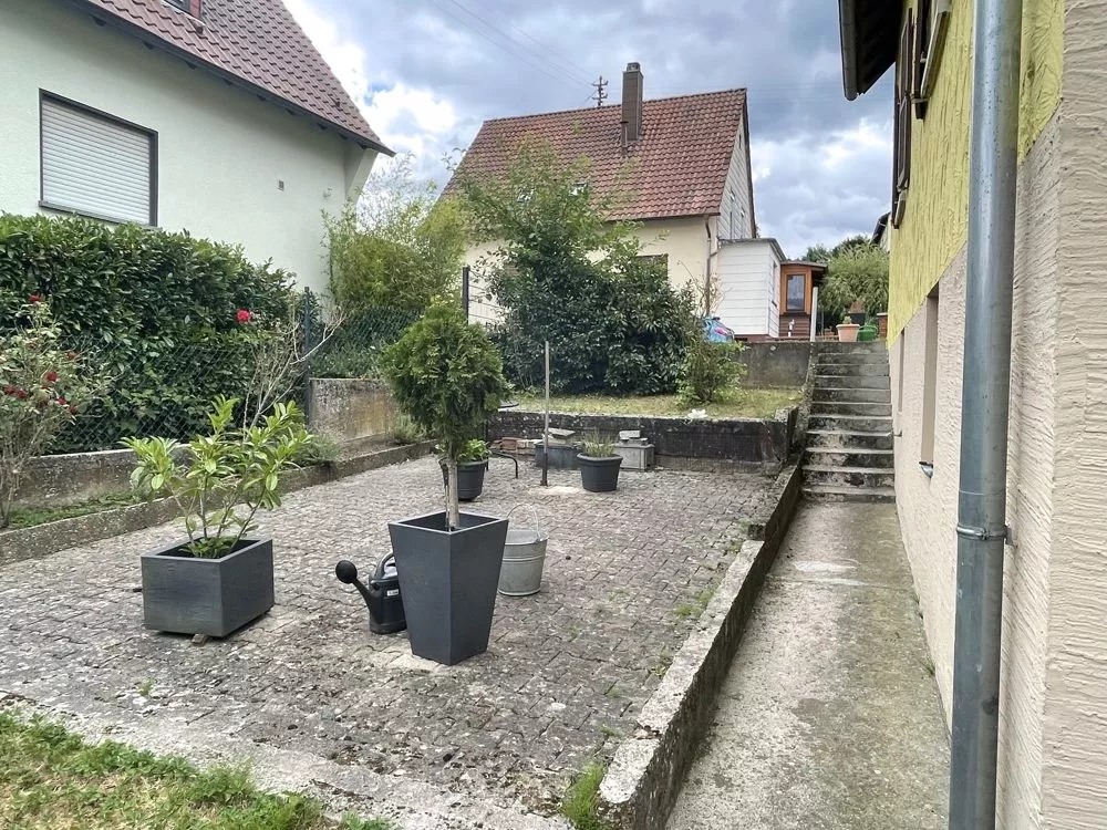 Immobilienangebot - Hochspeyer - Alle - 360°-Rundgang, unser Service für Sie - Sanierungsbedürftiges Einfamilienhaus mit Garage