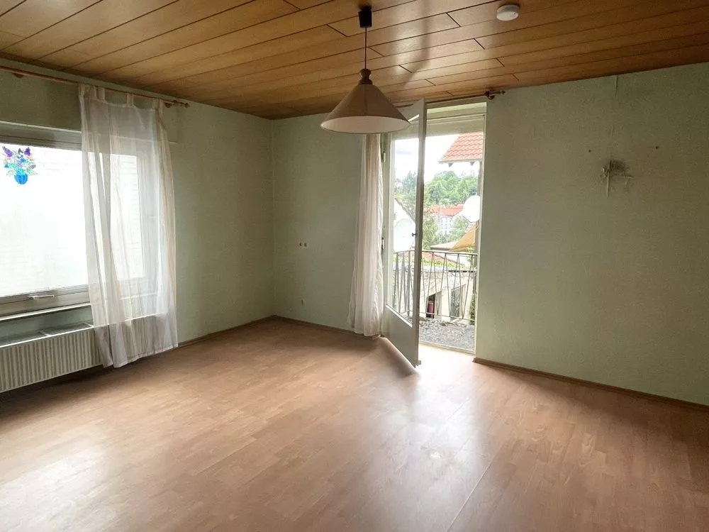 Immobilienangebot - Hochspeyer - Alle - 360°-Rundgang, unser Service für Sie - Sanierungsbedürftiges Einfamilienhaus mit Garage