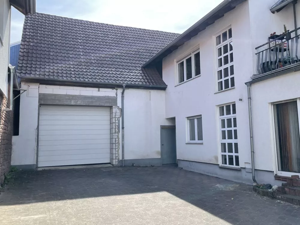 Immobilienangebot - Mehlingen - Alle - Sehr interessante Kapitalanlage - 2-3 Familienhaus mit Lagerhalle und sehr großem Grundstück