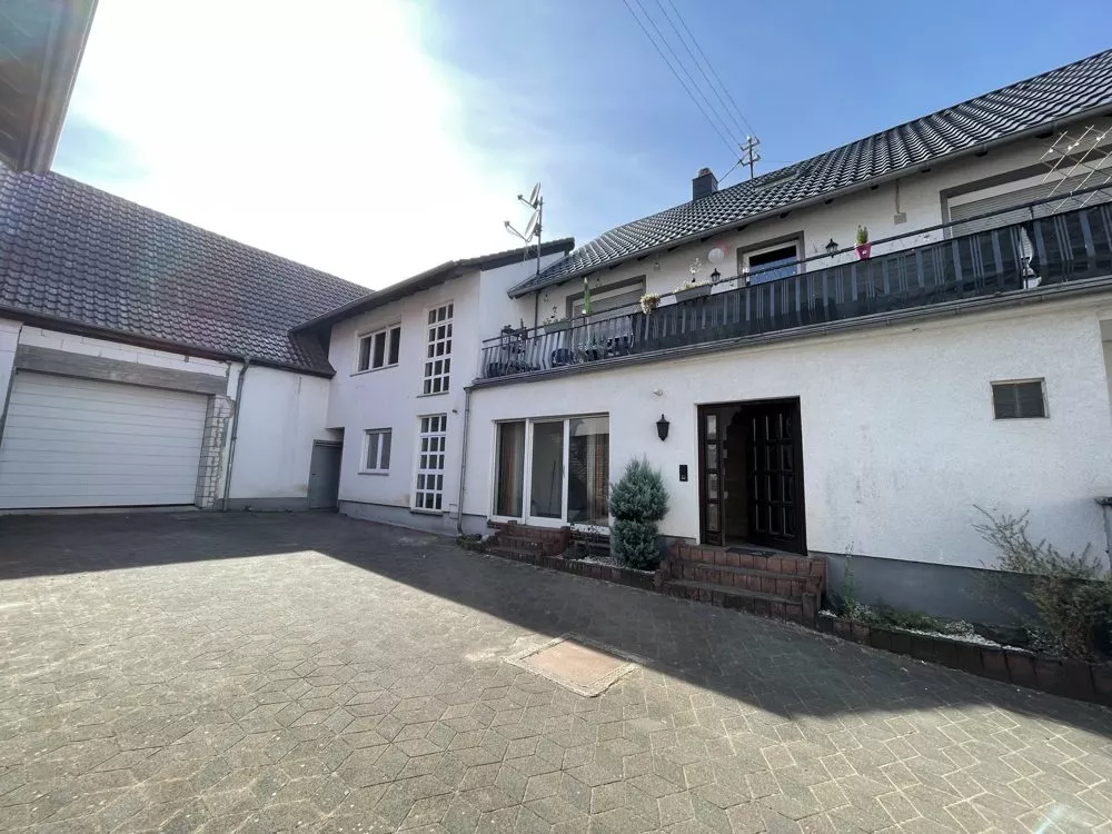Immobilienangebot - Mehlingen - Alle - Sehr interessante Kapitalanlage - 2-3 Familienhaus mit Lagerhalle und sehr großem Grundstück