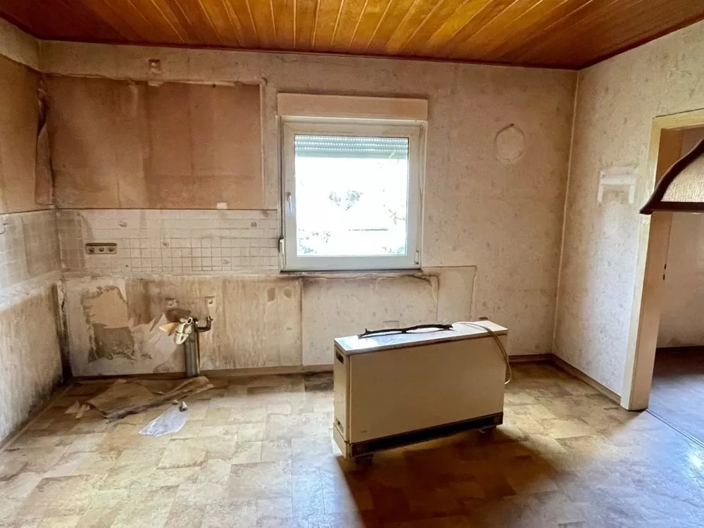 Immobilienangebot - Winnweiler - Alle - 360° Tour, unser Service für Sie - sanierungsbedürftiges Einfamilienhaus mit viel Potential