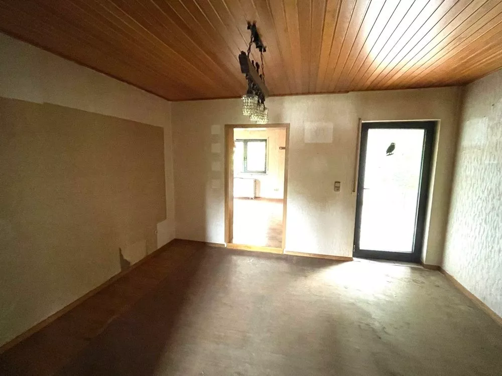 Immobilienangebot - Winnweiler - Alle - 360° Tour, unser Service für Sie - sanierungsbedürftiges Einfamilienhaus mit viel Potential