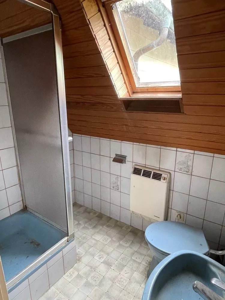 Immobilienangebot - Winnweiler - Alle - 360° Tour, unser Service für Sie - sanierungsbedürftiges Einfamilienhaus mit viel Potential