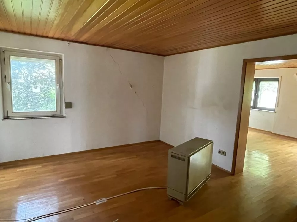Immobilienangebot - Winnweiler - Alle - 360° Tour, unser Service für Sie - sanierungsbedürftiges Einfamilienhaus mit viel Potential
