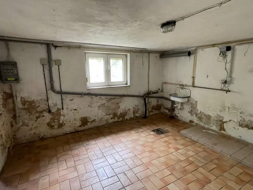 Immobilienangebot - Winnweiler - Alle - 360° Tour, unser Service für Sie - sanierungsbedürftiges Einfamilienhaus mit viel Potential
