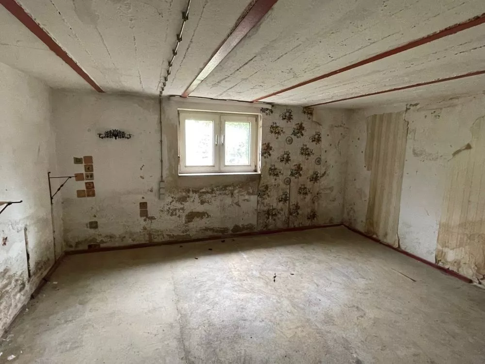 Immobilienangebot - Winnweiler - Alle - 360° Tour, unser Service für Sie - sanierungsbedürftiges Einfamilienhaus mit viel Potential