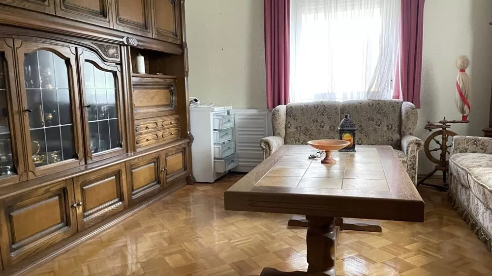 Immobilienangebot - Enkenbach-Alsenborn - Alle - 360°-Rundgang, unser Service für Sie - freistehendes Einfamilienhaus mit Garage und Garten