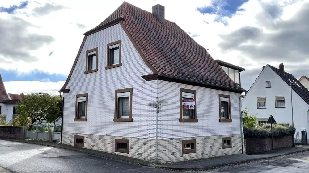 Immobilienangebot - Enkenbach-Alsenborn - Alle - 360°-Rundgang, unser Service für Sie - freistehendes Einfamilienhaus mit Garage und Garten