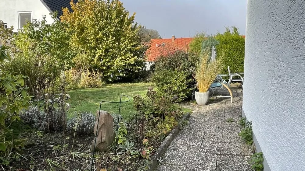 Immobilienangebot - Kaiserslautern / Hohenecken - Alle - 360°-Rundgang, unser Service Für Sie - Sehr gepflegte Doppelhaushälfte mit Garage und kleinem Garten