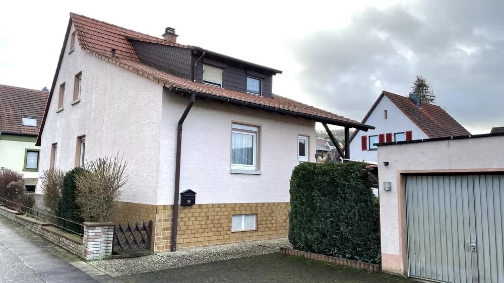 Immobilienangebot - Rockenhausen - Alle - 360°-Rundgang, unser Service Für Sie - Renovierungsbedürftiges Haus mit Garage und Garten