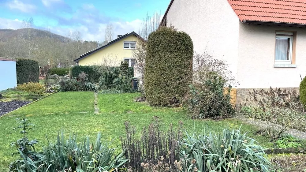 Immobilienangebot - Rockenhausen - Alle - 360°-Rundgang, unser Service Für Sie - Renovierungsbedürftiges Haus mit Garage und Garten