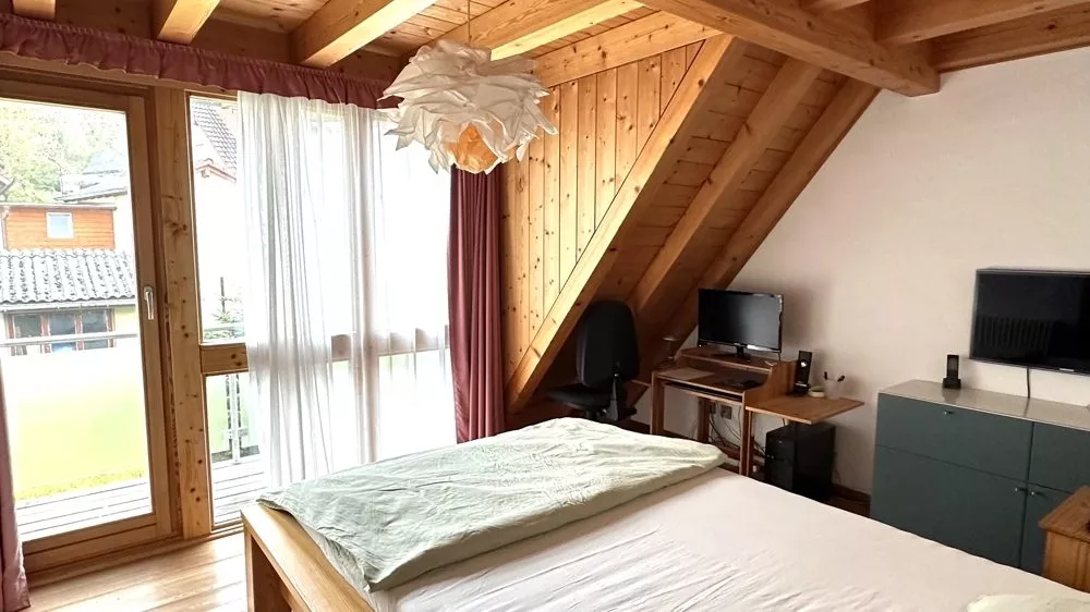 Immobilienangebot - Enkenbach-Alsenborn - Alle - Wer hier nicht zuschlägt...Einfamilienhaus mit Nebengebäude und kleinem Garten in Waldrandlage