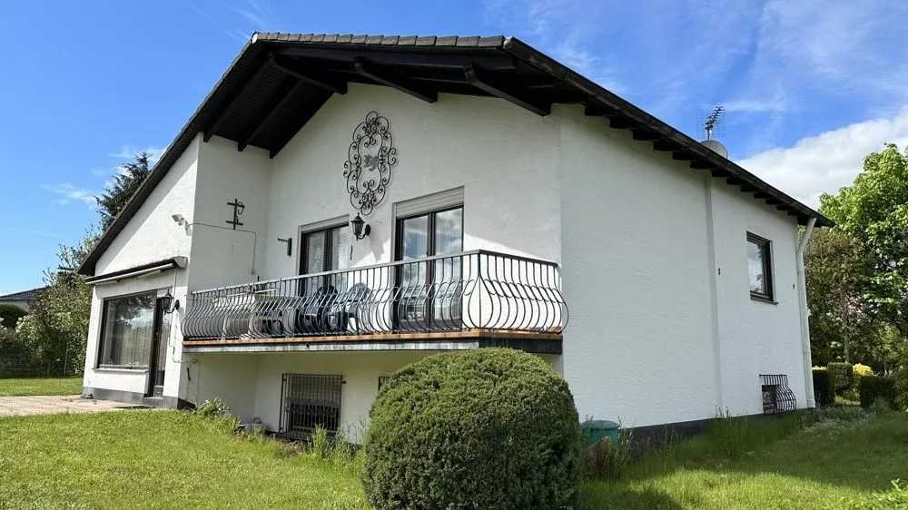 Immobilienangebot - Weilerbach - Alle - Split-Level-Bungalow mit großzügigem Grundstück und 2 Garagen