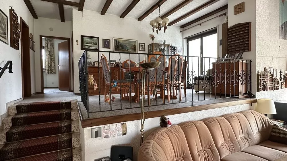 Immobilienangebot - Weilerbach - Alle - Split-Level-Bungalow mit großzügigem Grundstück und 2 Garagen