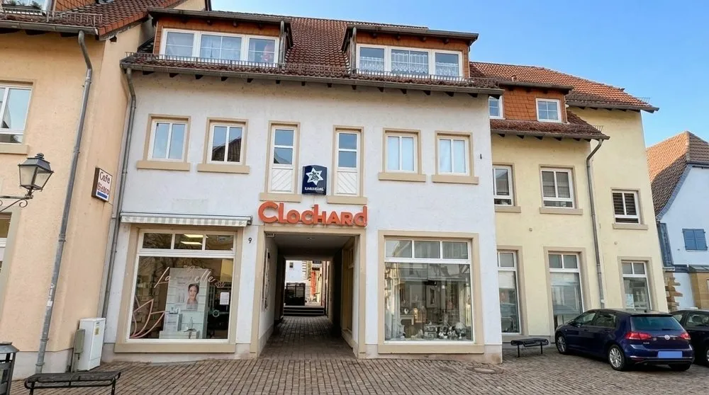 Immobilienangebot - Rockenhausen - Alle - Großzügige 4-Zimmerwohnung im Zentrum Rockenhausens nach Umbau einer Arztpraxis