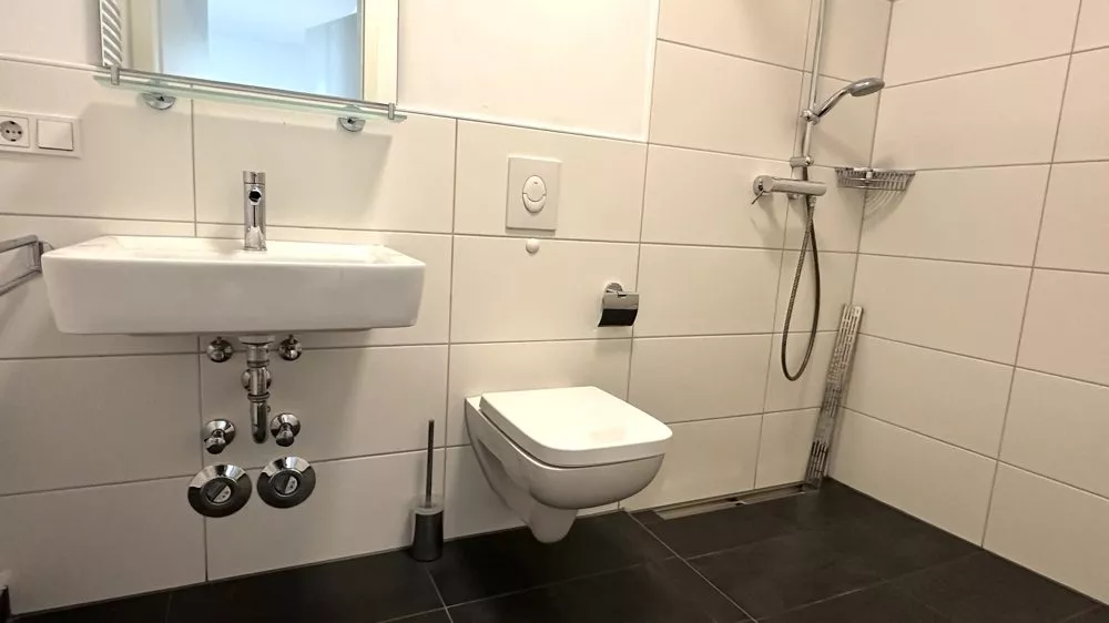 Immobilienangebot - Ramstein-Miesenbach - Alle - RESERVIERT - Beurkundung am 06.06.25 - barrierefreie 2-Zimmerwohnung mit Pflegzentrum im Haus