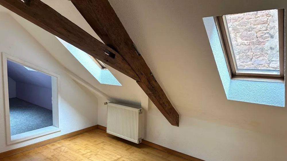 Immobilienangebot - Jettenbach - Alle - Platz im Überfluss - Zwei Häuser, vier Garagen, eine Scheune und ein großes Grundstück