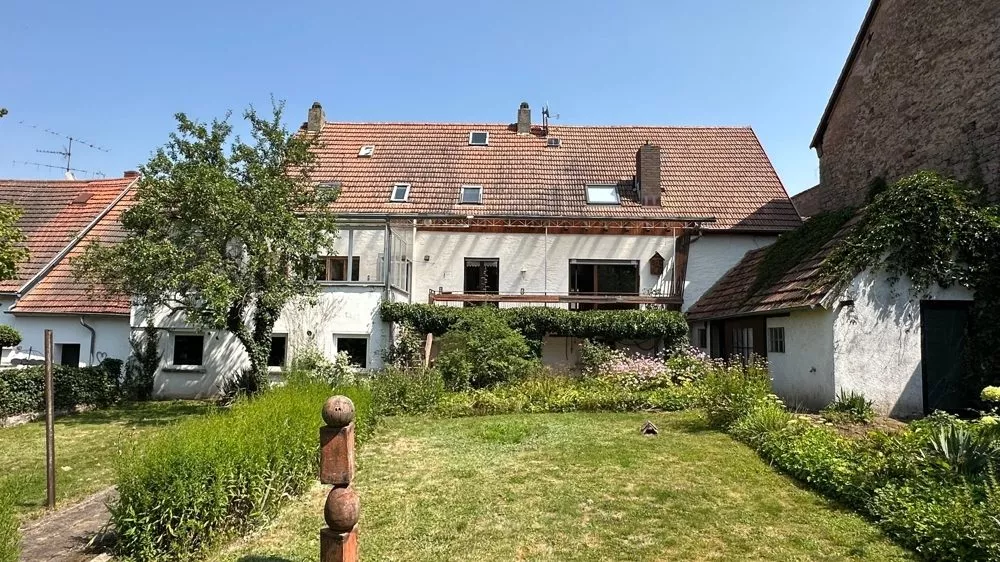 Immobilienangebot - Jettenbach - Alle - Platz im Überfluss - Zwei Häuser, vier Garagen, eine Scheune und ein großes Grundstück