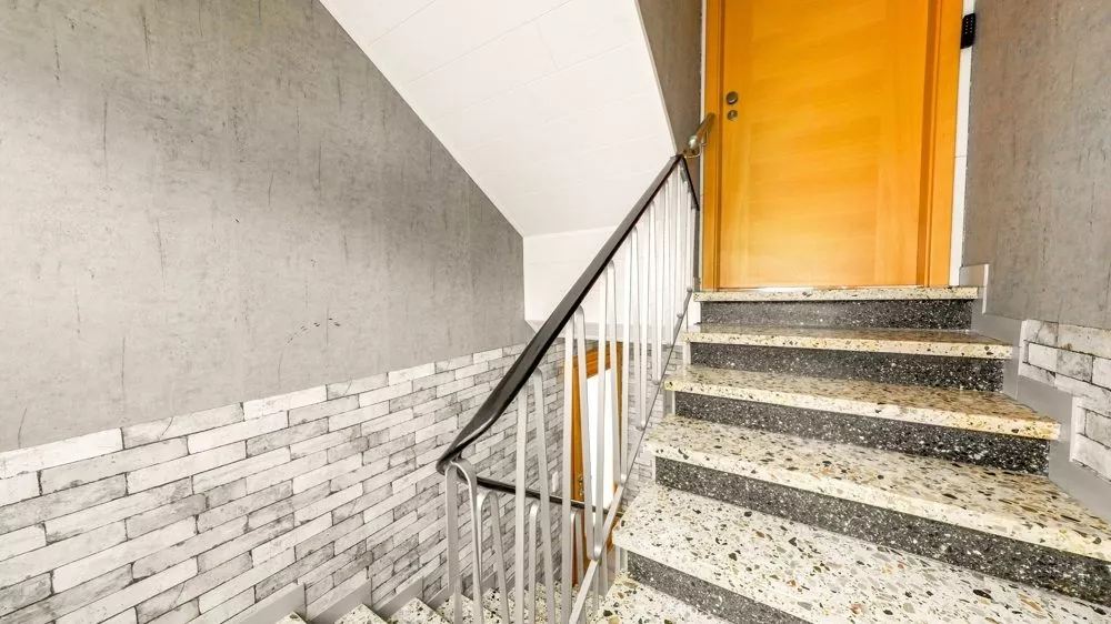 Immobilienangebot - Enkenbach-Alsenborn - Alle - Teilvermietetes Zweifamilienhaus am Mühlberg ohne Innensanierungsstau