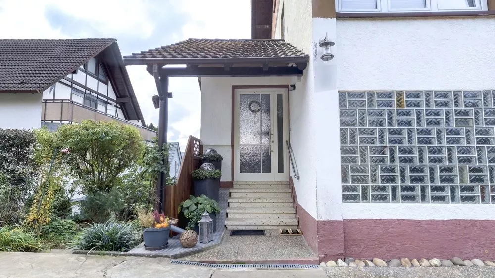 Immobilienangebot - Enkenbach-Alsenborn - Alle - Teilvermietetes Zweifamilienhaus am Mühlberg ohne Innensanierungsstau