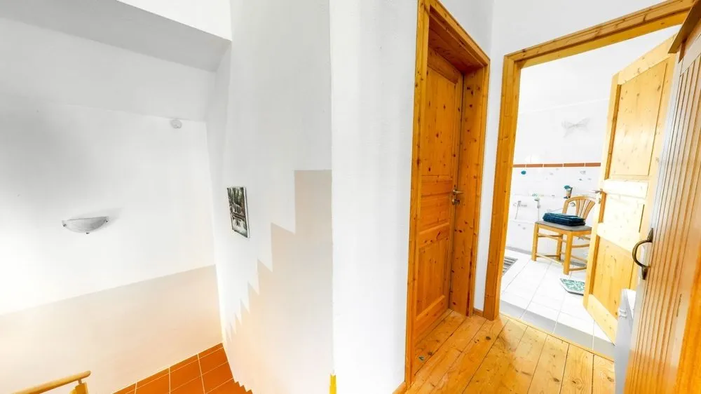 Immobilienangebot - Waldfischbach-Burgalben - Alle - Youngtimer - Freistehendes Einfamilienhaus mit 2 Terrassen