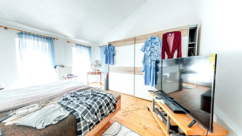 Immobilienangebot - Waldfischbach-Burgalben - Alle - Youngtimer - Freistehendes Einfamilienhaus mit 2 Terrassen