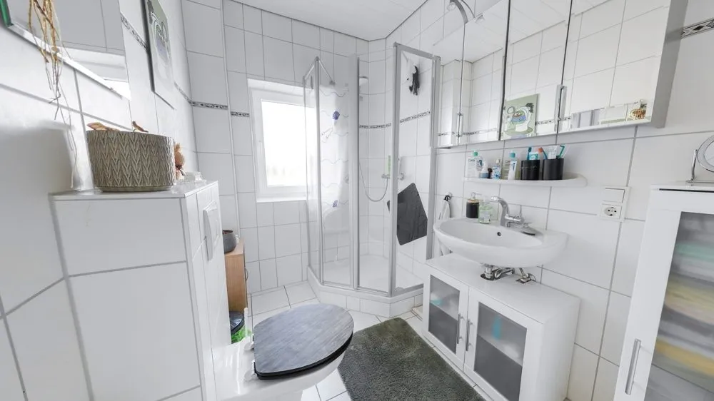 Immobilienangebot - Kirkel - Alle - Topgepflegt und attraktiv gelegen - Zweifamilienhaus mit tollem Garten, 2 Garagen und Nebengebäude