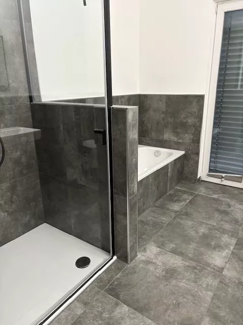 Immobilienangebot - Wartenberg-Rohrbach - Alle - Architektonisch ansprechendes Reihenendhaus in Split-Level Bauweise