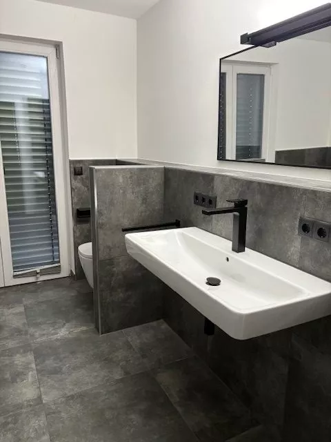 Immobilienangebot - Wartenberg-Rohrbach - Alle - Architektonisch ansprechendes Reihenendhaus in Split-Level Bauweise
