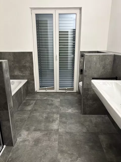 Immobilienangebot - Wartenberg-Rohrbach - Alle - Architektonisch ansprechendes Reihenendhaus in Split-Level Bauweise