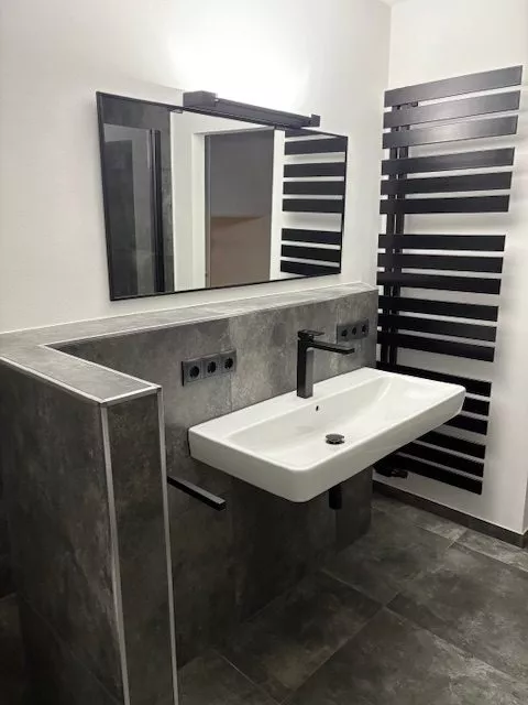 Immobilienangebot - Wartenberg-Rohrbach - Alle - Architektonisch ansprechendes Reihenendhaus in Split-Level Bauweise
