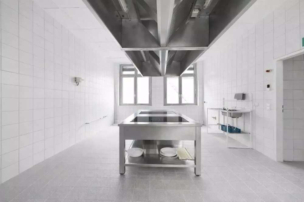 Immobilienangebot - Kaiserslautern - Alle - Vielseitige Gewerbefläche mit großem Hauptbereich – 323 m² für flexible Nutzungskonzepte