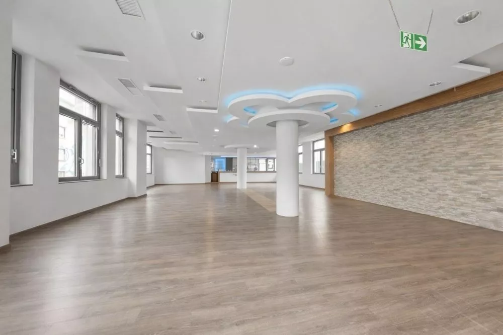 Immobilienangebot - Kaiserslautern - Alle - Vielseitige Gewerbefläche mit großem Hauptbereich – 323 m² für flexible Nutzungskonzepte