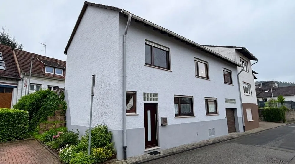 Immobilienangebot - Hochspeyer - Alle - Neuer Preis - Ansprechend renoviertes Einfamilienhaus mit kleinem Garten und Garage