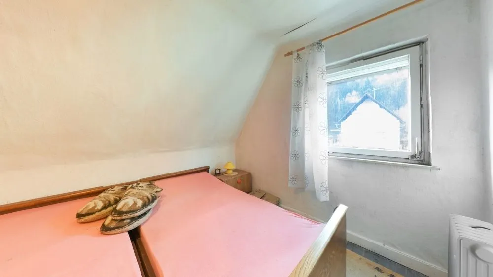 Immobilienangebot - Kaiserslautern / Mölschbach - Alle - Verkauf im digitalen Bieterverfahren - Sanierungsbedürftiges Haus in KL-Mölschbach
