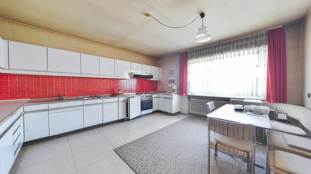 Immobilienangebot - Eßweiler - Alle - Großzügiges Ein- bis Zweifamilienhaus mit Garten, XXL-Garage und Ausbaureserve