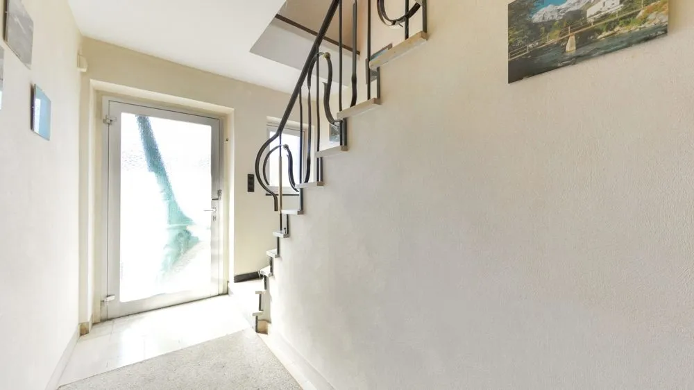 Immobilienangebot - Eßweiler - Alle - Großzügiges Ein- bis Zweifamilienhaus mit Garten, XXL-Garage und Ausbaureserve