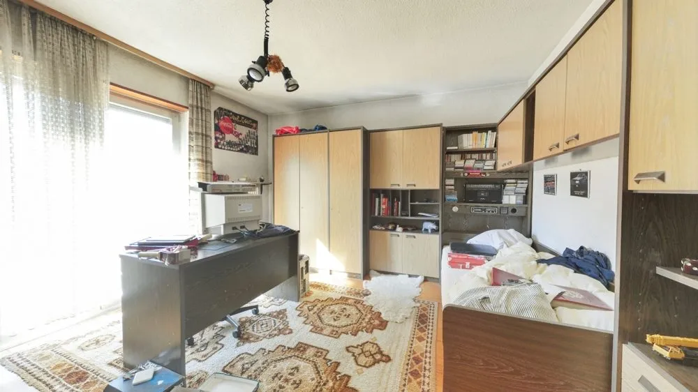 Immobilienangebot - Eßweiler - Alle - Großzügiges Ein- bis Zweifamilienhaus mit Garten, XXL-Garage und Ausbaureserve