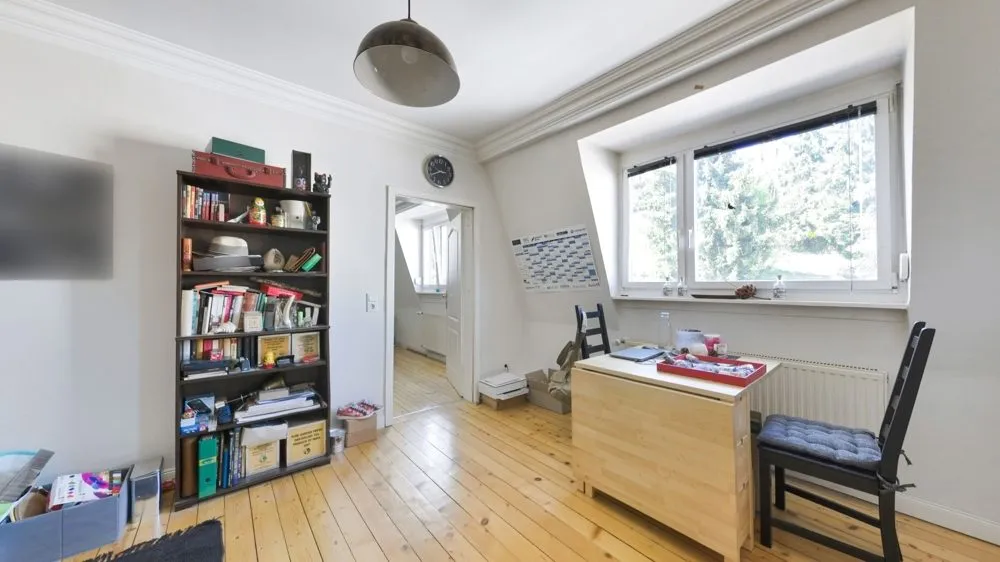 Immobilienangebot - Saarbrücken - Alle - Neuer Preis - Altbau-Dachgeschosswohnung mit Balkon im schönen Sankt Arnual