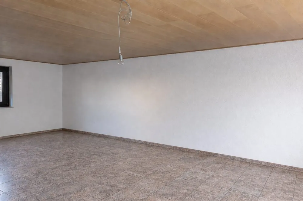 Immobilienangebot - Kaiserslautern - Alle - Großes Einfamilienhaus mit 2 Garagen auf dem Kotten
