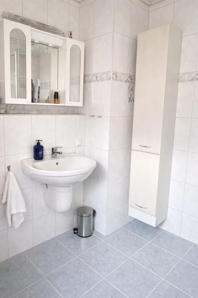 Immobilienangebot - Kaiserslautern - Alle - Großes Einfamilienhaus mit 2 Garagen auf dem Kotten