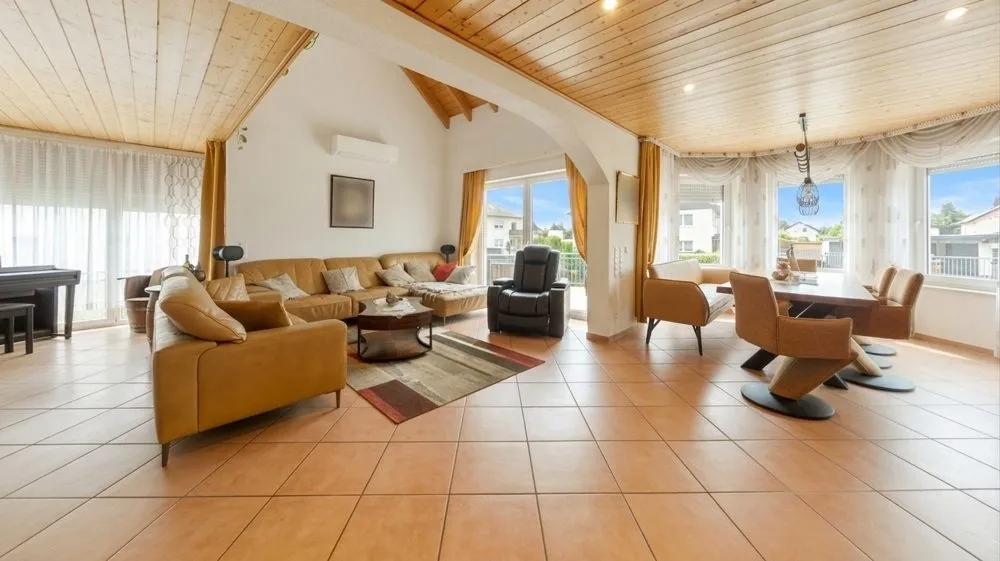 Immobilienangebot - Heiligenmoschel - Alle - Spacious Family Home for Rent – Plenty of Space and Comfort
