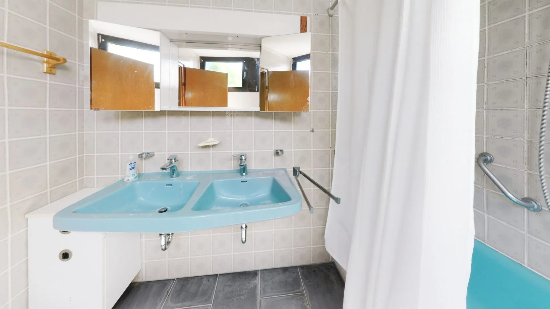 Immobilienangebot - Kaiserslautern / Einsiedlerhof - Alle - Großzügiges Wohnhaus auf traumhaft großem Eigentumsgrundstück