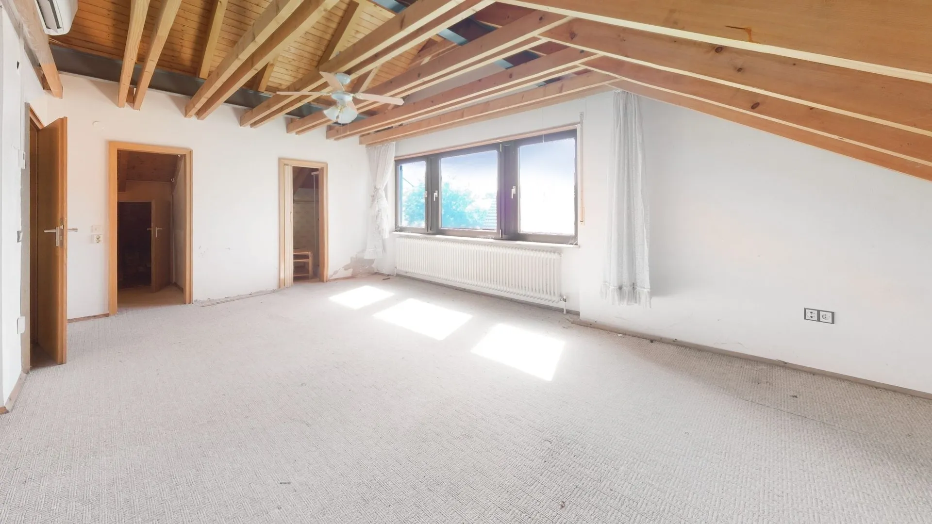 Immobilienangebot - Kaiserslautern / Einsiedlerhof - Alle - Großzügiges Wohnhaus auf traumhaft großem Eigentumsgrundstück