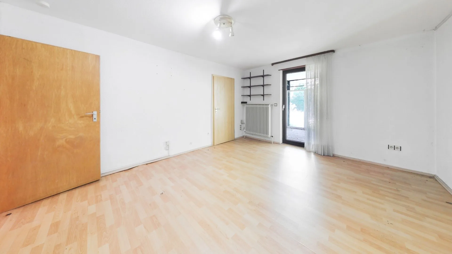 Immobilienangebot - Kaiserslautern / Einsiedlerhof - Alle - Großzügiges Wohnhaus auf traumhaft großem Eigentumsgrundstück