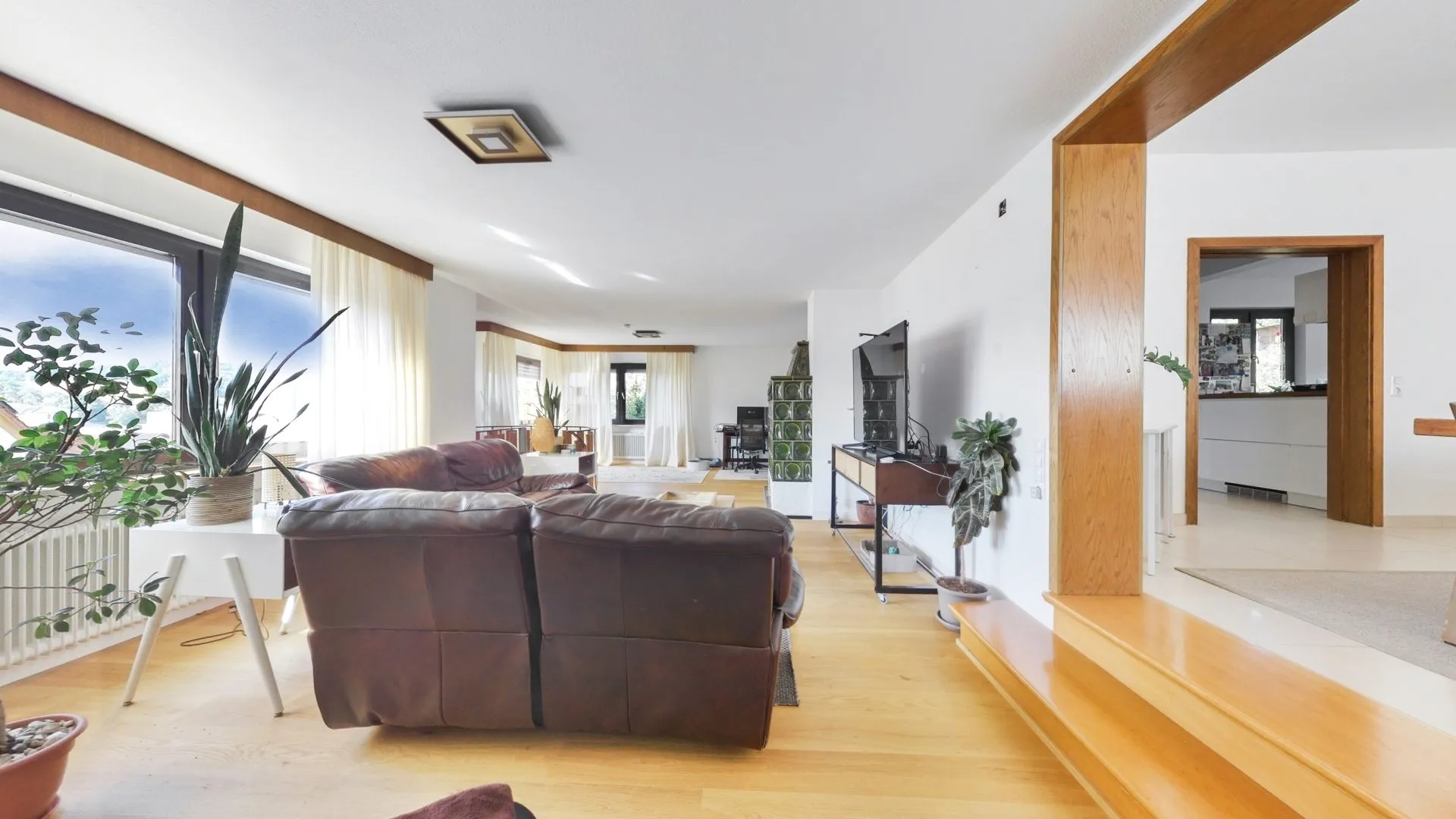 Immobilienangebot - Otterberg - Alle - Großzügiges Einfamilienhaus mit 3 Garagen und weitläufigem Grundstück in Otterberg